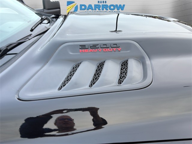 Ram 3500 Vehicle Full-screen Gallery Image 32