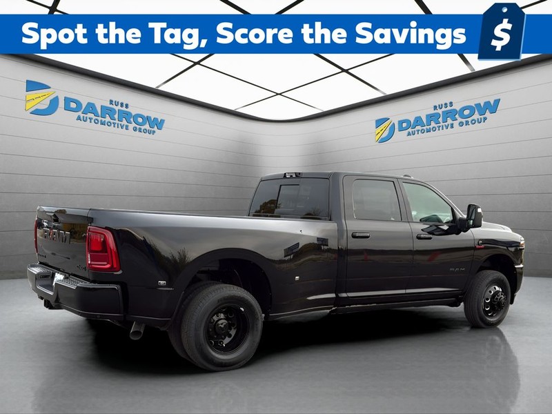 Ram 3500 Vehicle Full-screen Gallery Image 5