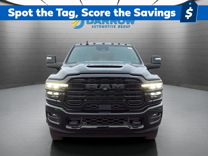 Ram 3500 Vehicle Full-screen Gallery Image 8