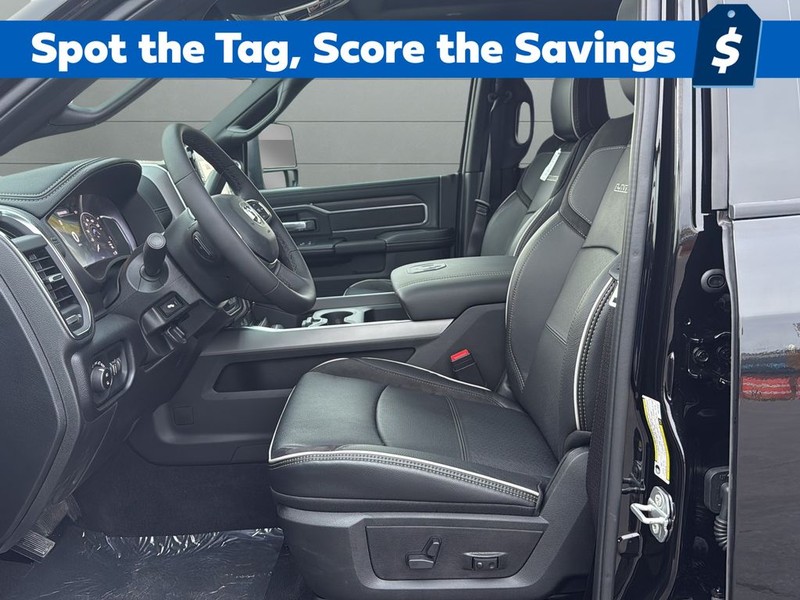 Ram 3500 Vehicle Full-screen Gallery Image 10