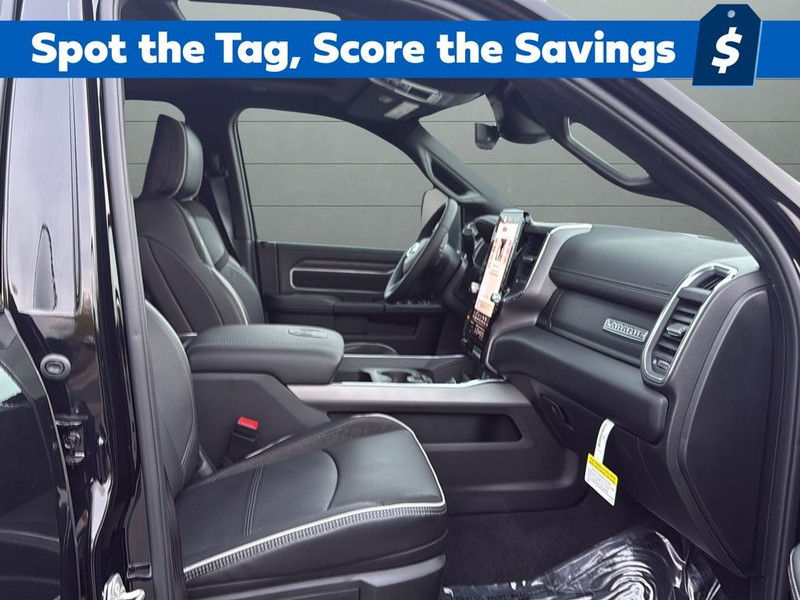 Ram 3500 Vehicle Full-screen Gallery Image 15