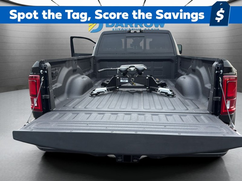 Ram 3500 Vehicle Full-screen Gallery Image 25