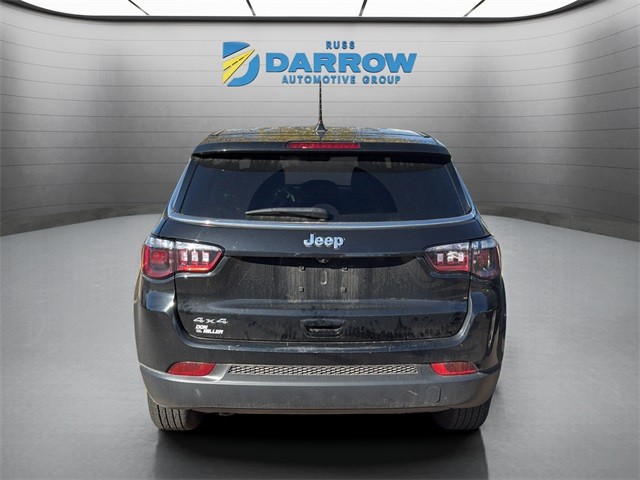 Jeep Compass Vehicle Full-screen Gallery Image 4