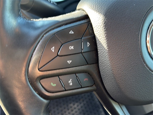 Jeep Cherokee Vehicle Full-screen Gallery Image 9