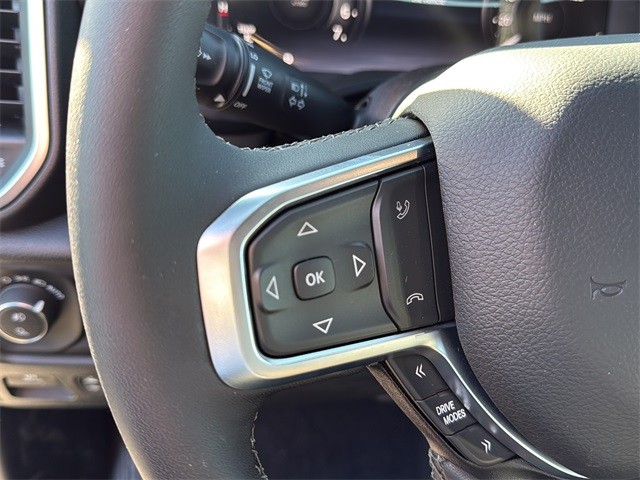 Ram 1500 Vehicle Full-screen Gallery Image 9