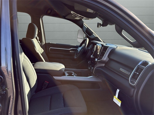 Ram 1500 Vehicle Full-screen Gallery Image 15