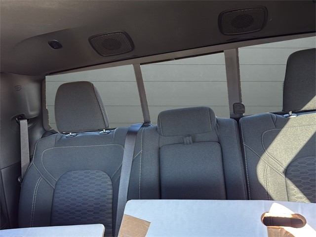 Ram 1500 Vehicle Full-screen Gallery Image 26