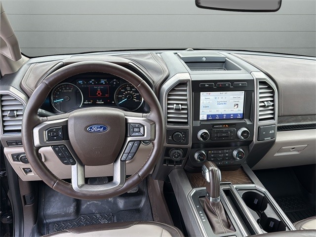 Ford F-150 Vehicle Full-screen Gallery Image 12