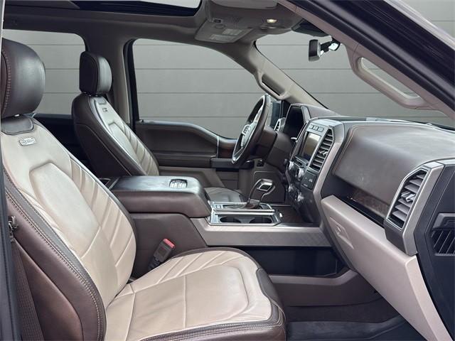 Ford F-150 Vehicle Full-screen Gallery Image 15