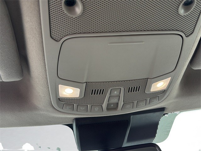 Ford F-150 Vehicle Full-screen Gallery Image 23