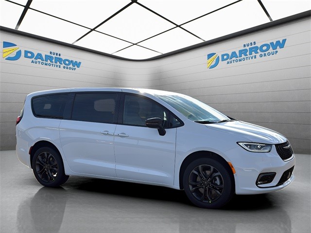 Chrysler Pacifica Vehicle Full-screen Gallery Image 7