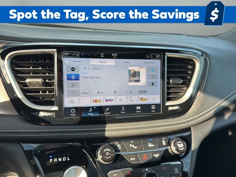 Chrysler Pacifica Vehicle Full-screen Gallery Image 20