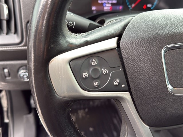 GMC Canyon Vehicle Full-screen Gallery Image 9