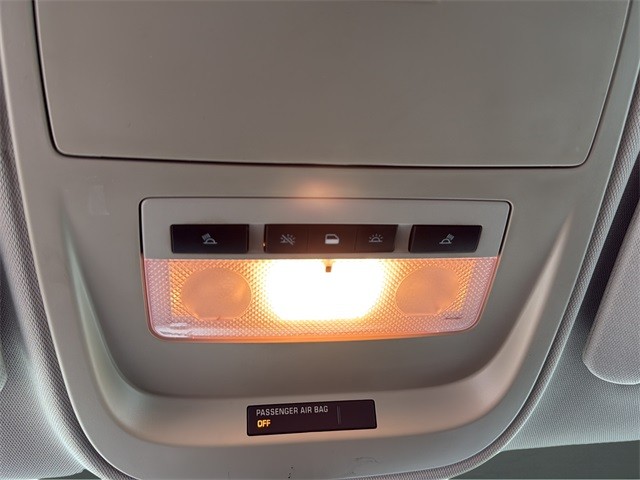 GMC Canyon Vehicle Full-screen Gallery Image 21