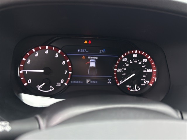 Nissan Frontier Vehicle Full-screen Gallery Image 13