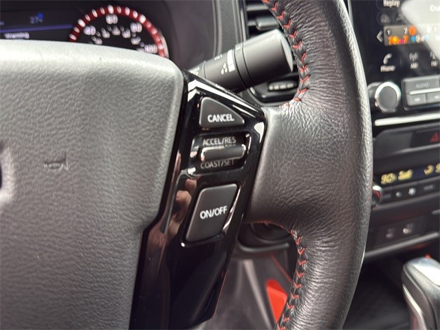 Nissan Frontier Vehicle Full-screen Gallery Image 18