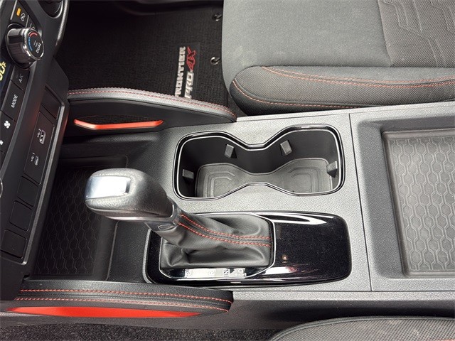 Nissan Frontier Vehicle Full-screen Gallery Image 19