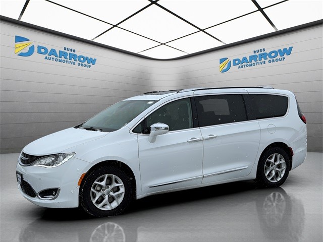 2020 Chrysler Pacifica Limited's photo