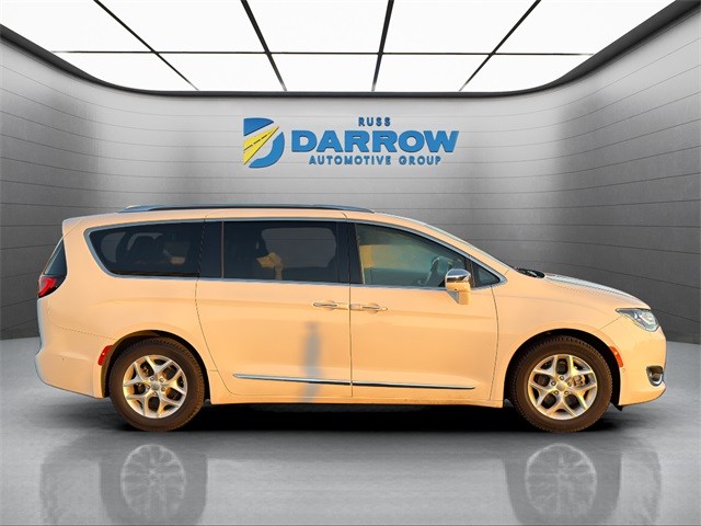 Chrysler Pacifica Vehicle Full-screen Gallery Image 6