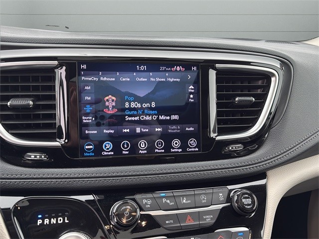 Chrysler Pacifica Vehicle Full-screen Gallery Image 19