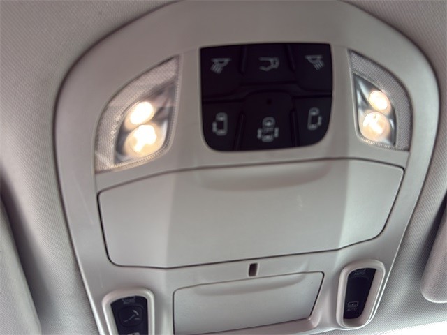 Chrysler Pacifica Vehicle Full-screen Gallery Image 21
