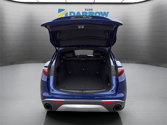 Alfa Romeo Stelvio Vehicle Full-screen Gallery Image 27