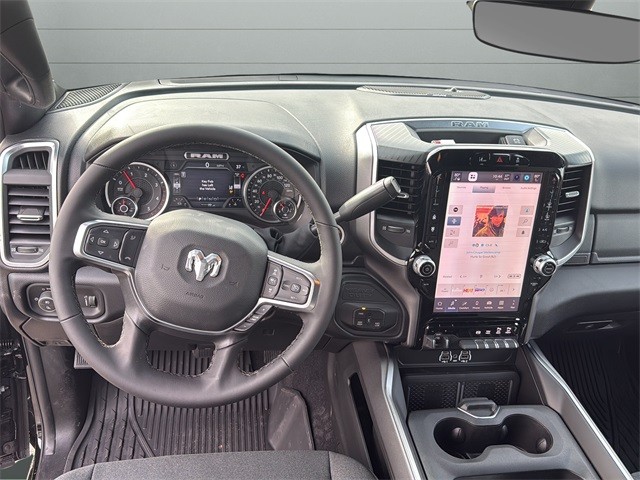 Ram 2500 Vehicle Full-screen Gallery Image 12