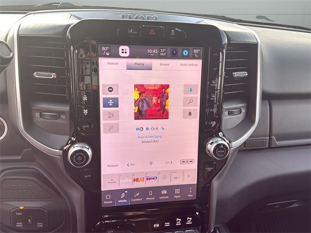 Ram 2500 Vehicle Full-screen Gallery Image 20