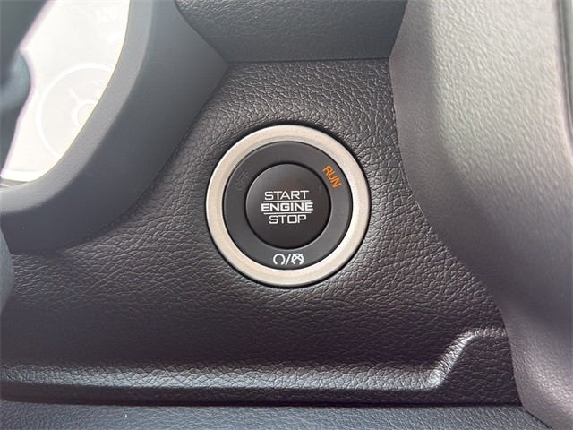 Ram 2500 Vehicle Full-screen Gallery Image 23