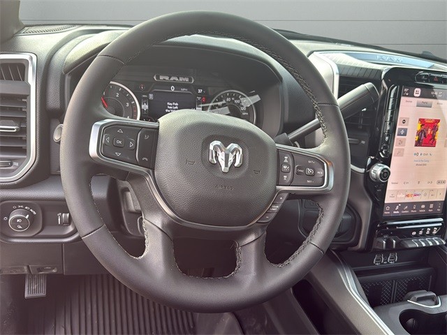 Ram 2500 Vehicle Full-screen Gallery Image 25