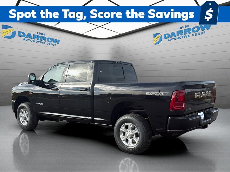 Ram 2500 Vehicle Full-screen Gallery Image 3