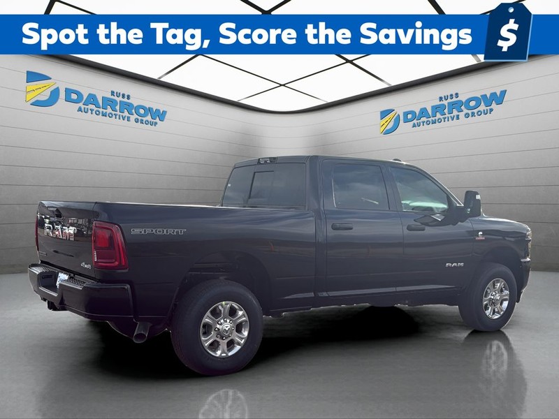 Ram 2500 Vehicle Full-screen Gallery Image 5