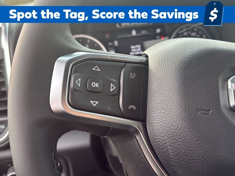 Ram 2500 Vehicle Full-screen Gallery Image 9