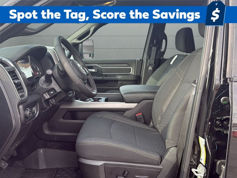 Ram 2500 Vehicle Full-screen Gallery Image 10