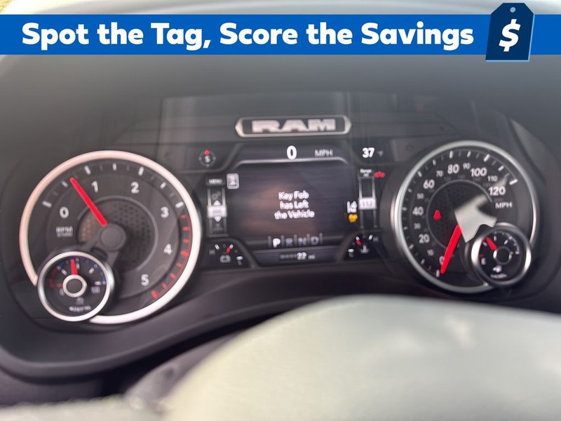 Ram 2500 Vehicle Full-screen Gallery Image 13