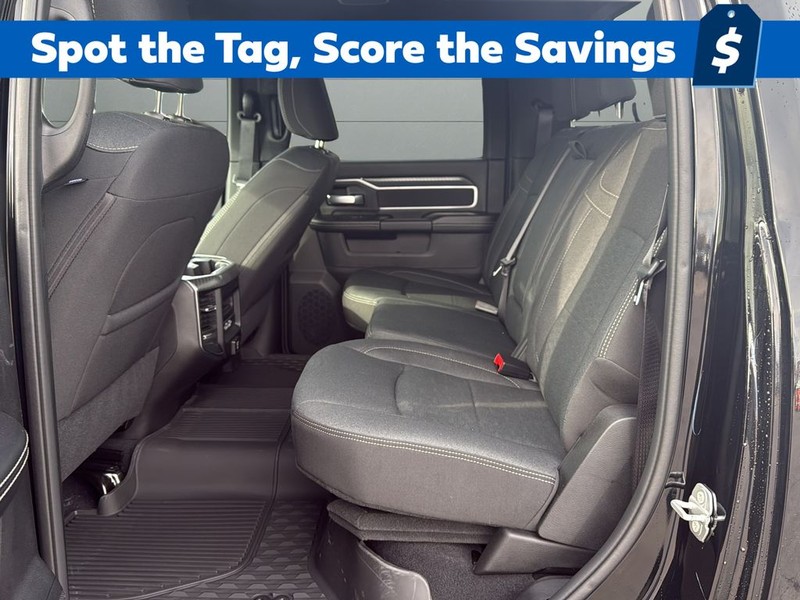 Ram 2500 Vehicle Full-screen Gallery Image 16