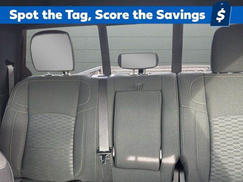 Ram 2500 Vehicle Full-screen Gallery Image 26