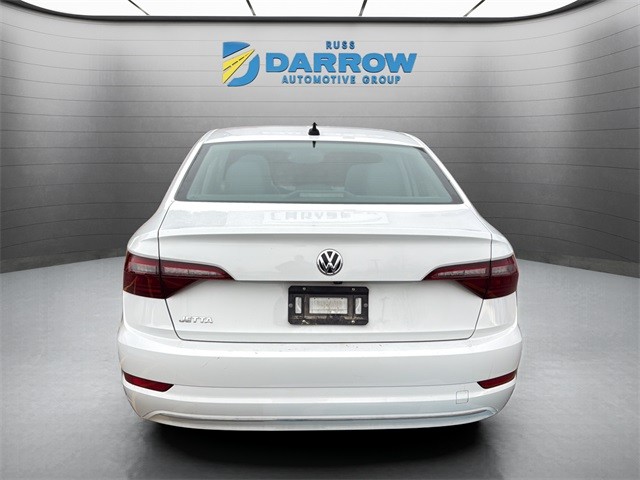 Volkswagen Jetta Vehicle Full-screen Gallery Image 4