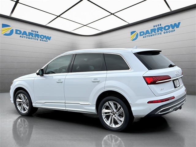 Audi Q7 Vehicle Full-screen Gallery Image 03