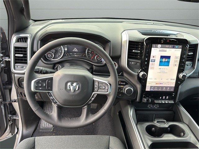 Ram 1500 Vehicle Full-screen Gallery Image 12