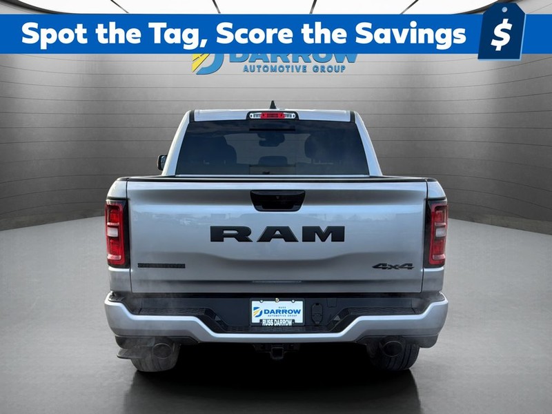 Ram 1500 Vehicle Full-screen Gallery Image 4