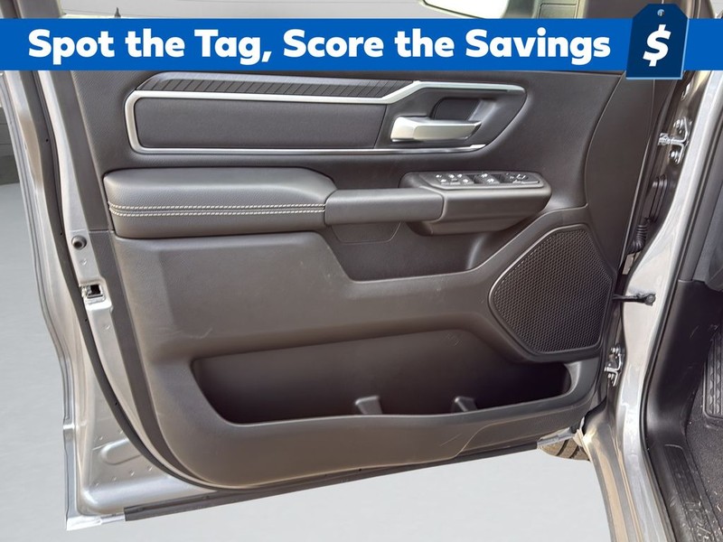 Ram 1500 Vehicle Full-screen Gallery Image 11