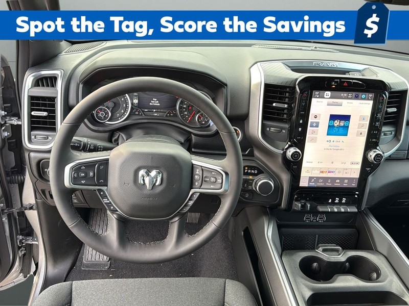 Ram 1500 Vehicle Full-screen Gallery Image 12