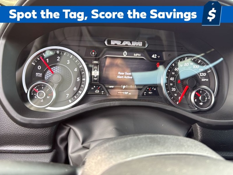 Ram 1500 Vehicle Full-screen Gallery Image 13