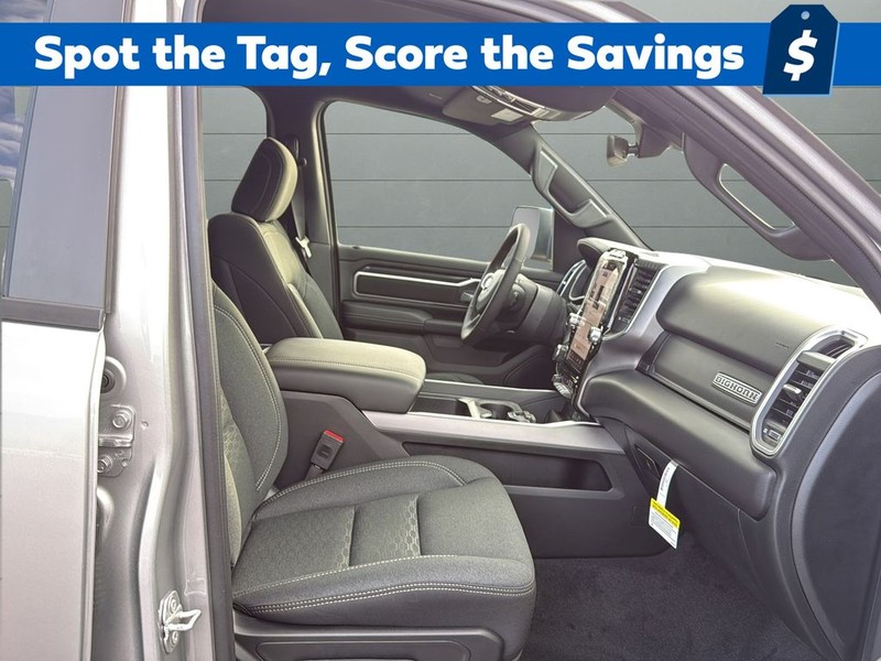 Ram 1500 Vehicle Full-screen Gallery Image 15