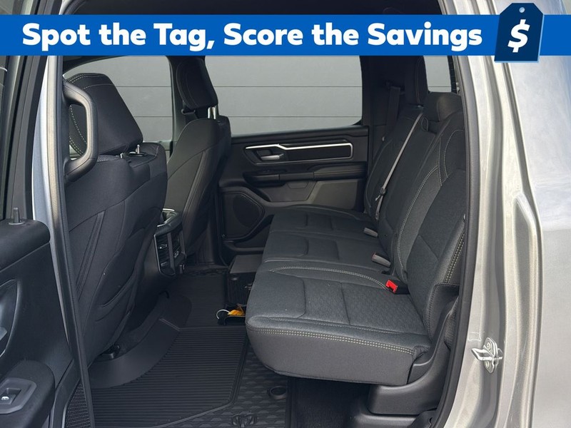 Ram 1500 Vehicle Full-screen Gallery Image 16