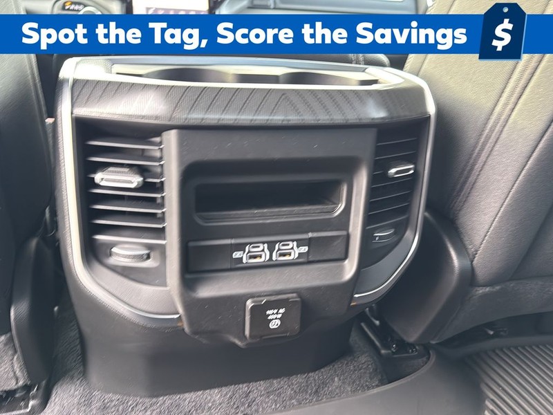 Ram 1500 Vehicle Full-screen Gallery Image 17