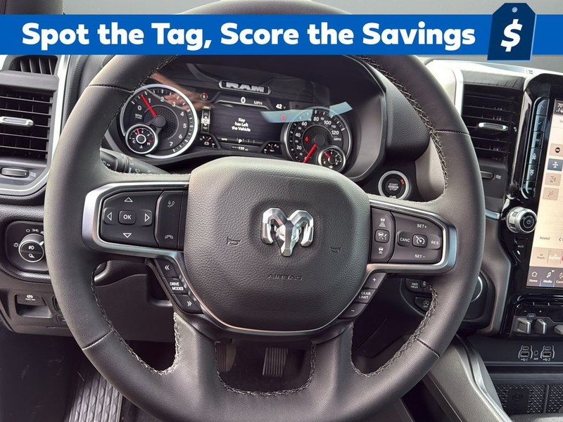 Ram 1500 Vehicle Full-screen Gallery Image 25