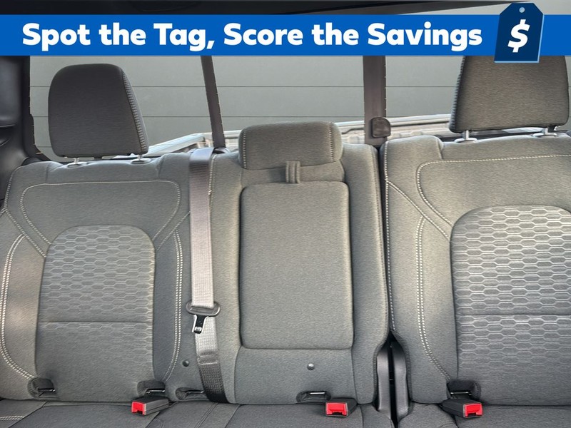 Ram 1500 Vehicle Full-screen Gallery Image 26