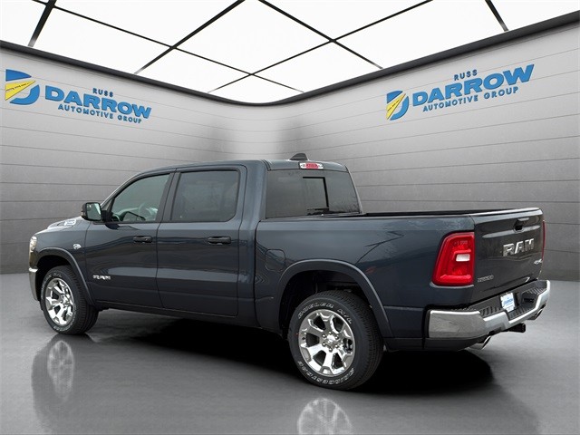 Ram 1500 Vehicle Full-screen Gallery Image 3